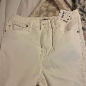 Brand new white skinny Free people jeans!!